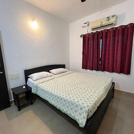 God'S Gift Morjim Hotel Bagian luar foto