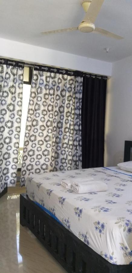 God'S Gift Morjim Hotel Bagian luar foto