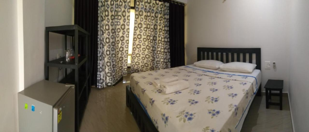 God'S Gift Morjim Hotel Bagian luar foto