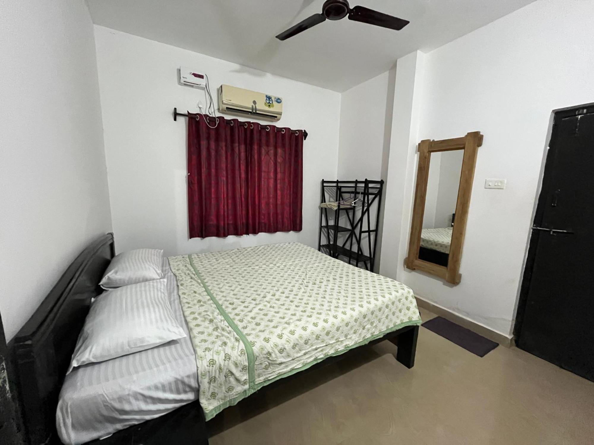 God'S Gift Morjim Hotel Bagian luar foto