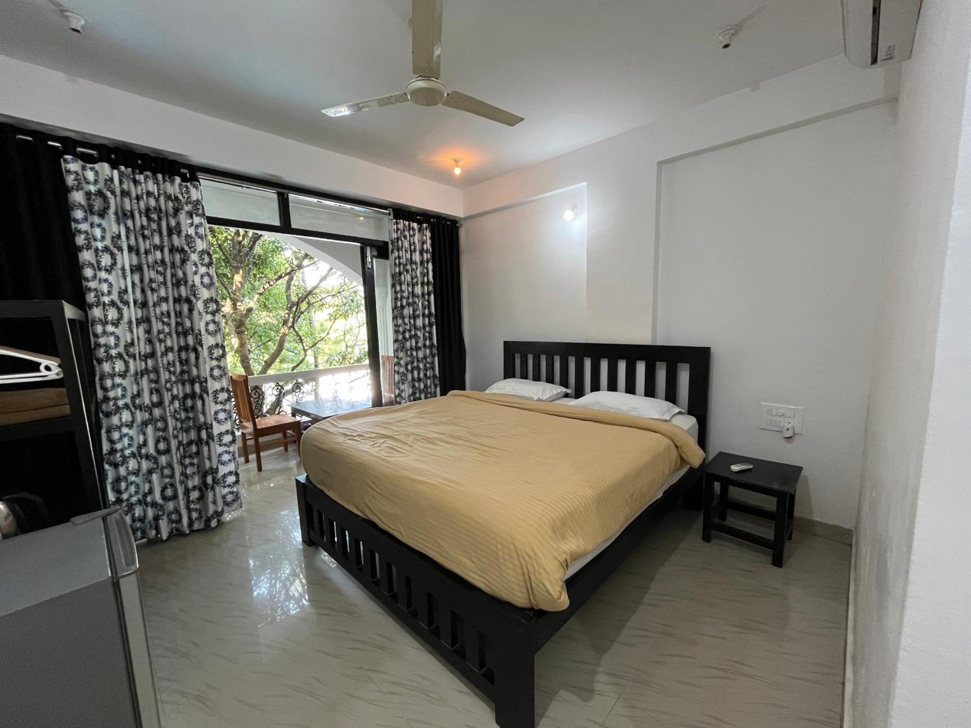 God'S Gift Morjim Hotel Bagian luar foto