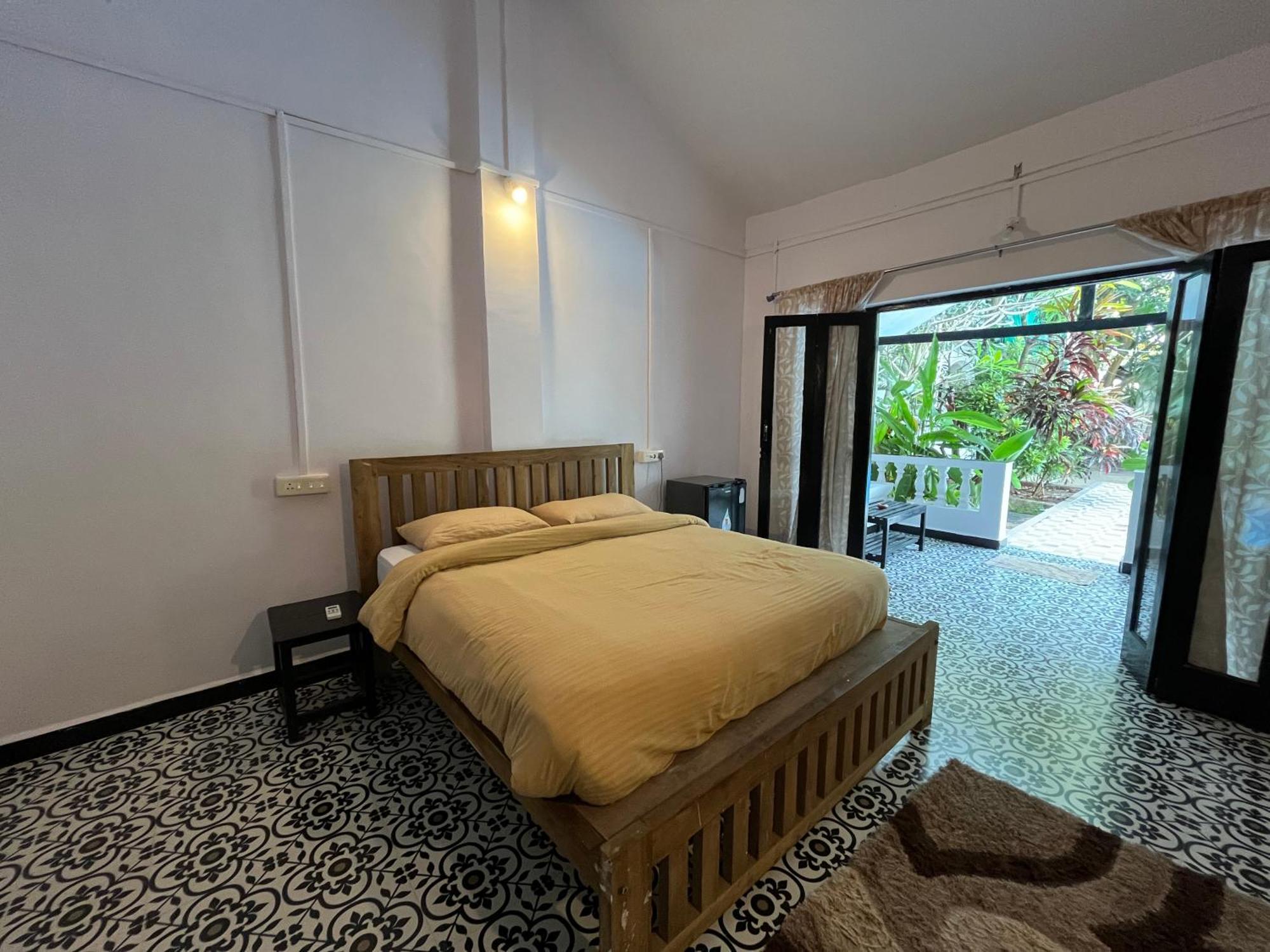God'S Gift Morjim Hotel Bagian luar foto
