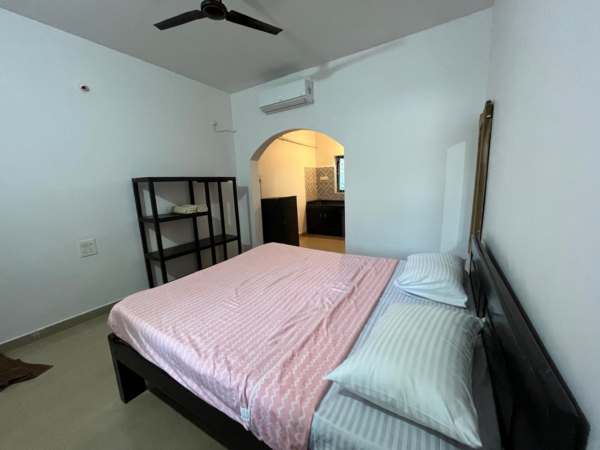 God'S Gift Morjim Hotel Bagian luar foto